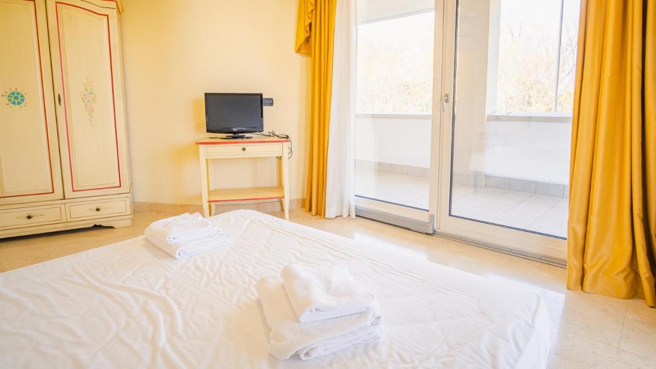 Relais Du Lac Village - Italian Homing Desenzano del Garda Eksteriør bilde